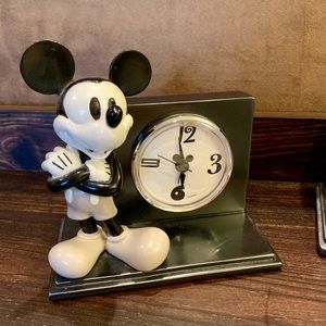 Disney Office Classic Mickey Mouse Desk Set Poshmark